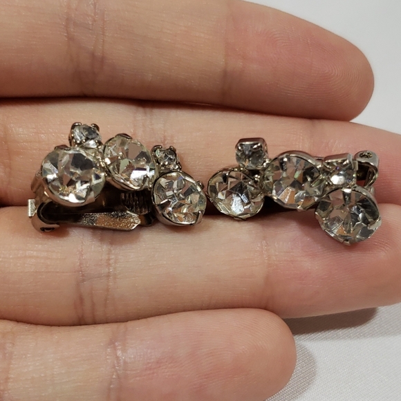 [5/$25] Beautiful Rhinestone Clip-on Earrings - Picture 4 of 6